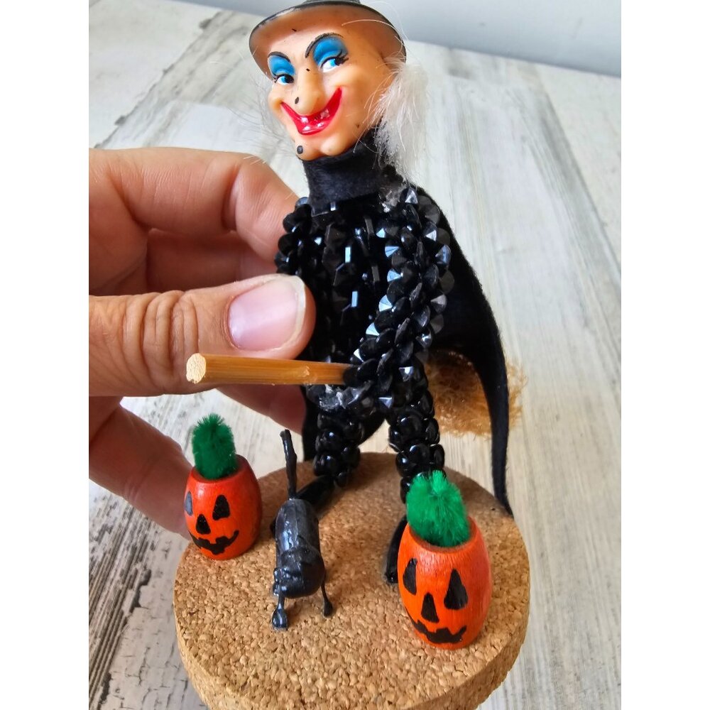 Vintage witch beaded broom statue figurine decor cat pumpkin unique - Picture 7 of 8